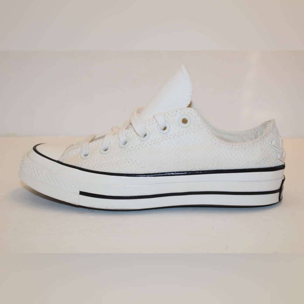 Converse Chuck 70 Low Top Shoes Women’s Multiple Sizes Available NEW - Picture 7 of 10